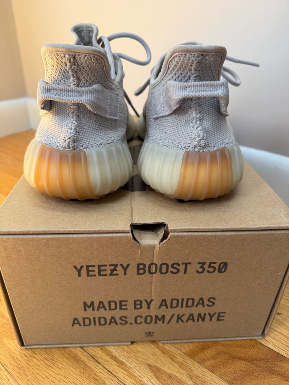Yeezy Boost - Picture 4 of 5